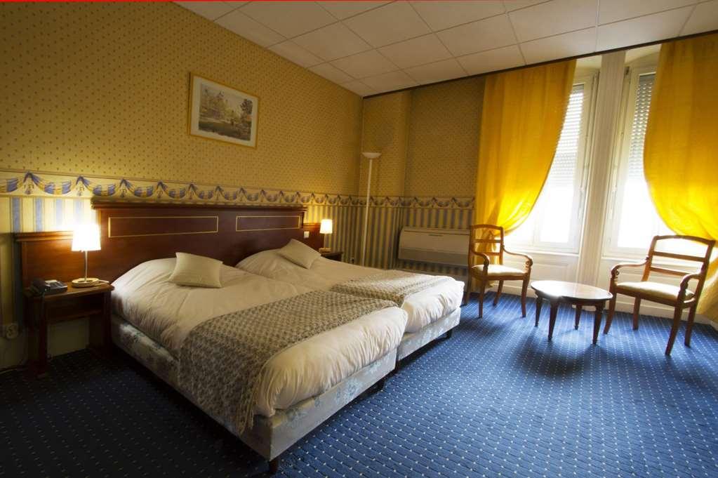 Brit Hotel Roanne - Le Grand Hotel Camera foto