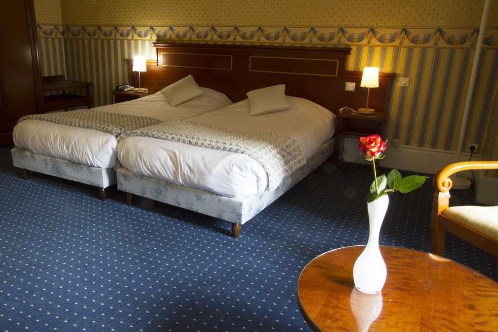 Brit Hotel Roanne - Le Grand Hotel Camera foto