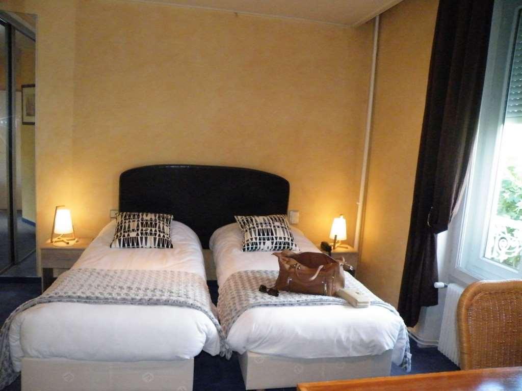 Brit Hotel Roanne - Le Grand Hotel Camera foto