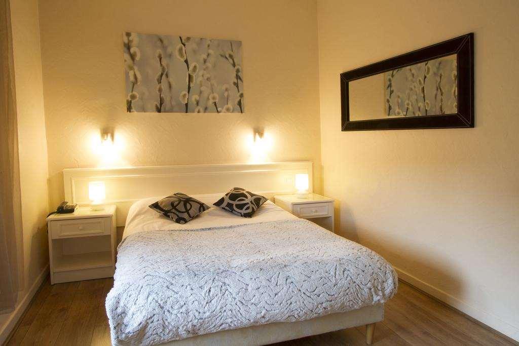 Brit Hotel Roanne - Le Grand Hotel Camera foto