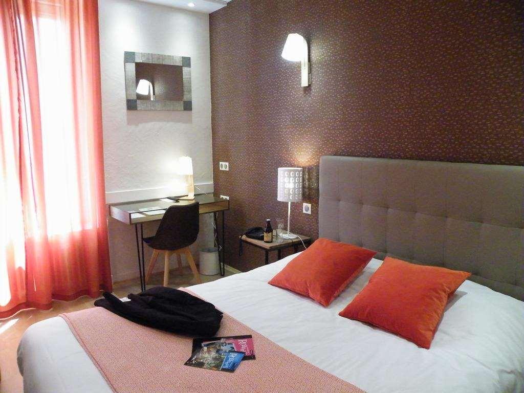 Brit Hotel Roanne - Le Grand Hotel Camera foto