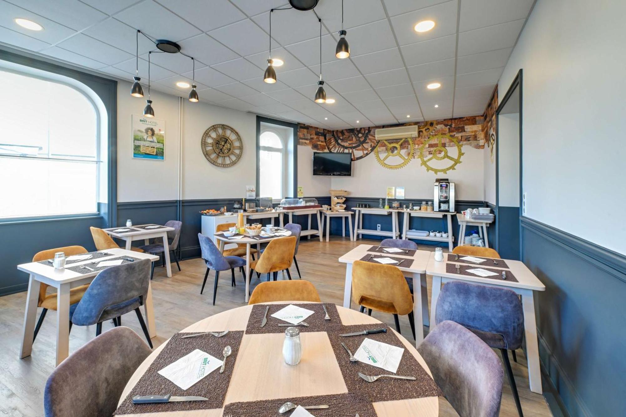 Brit Hotel Roanne - Le Grand Hotel Esterno foto