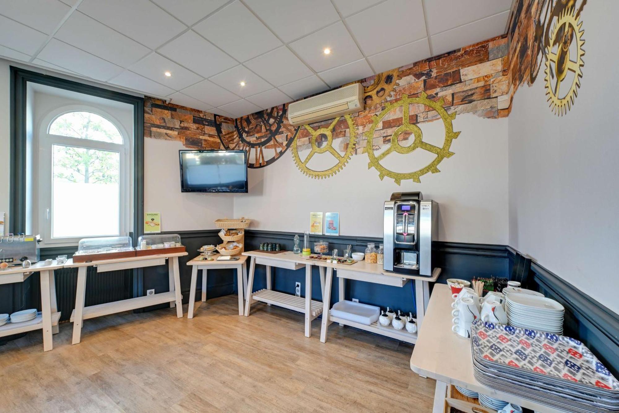 Brit Hotel Roanne - Le Grand Hotel Esterno foto