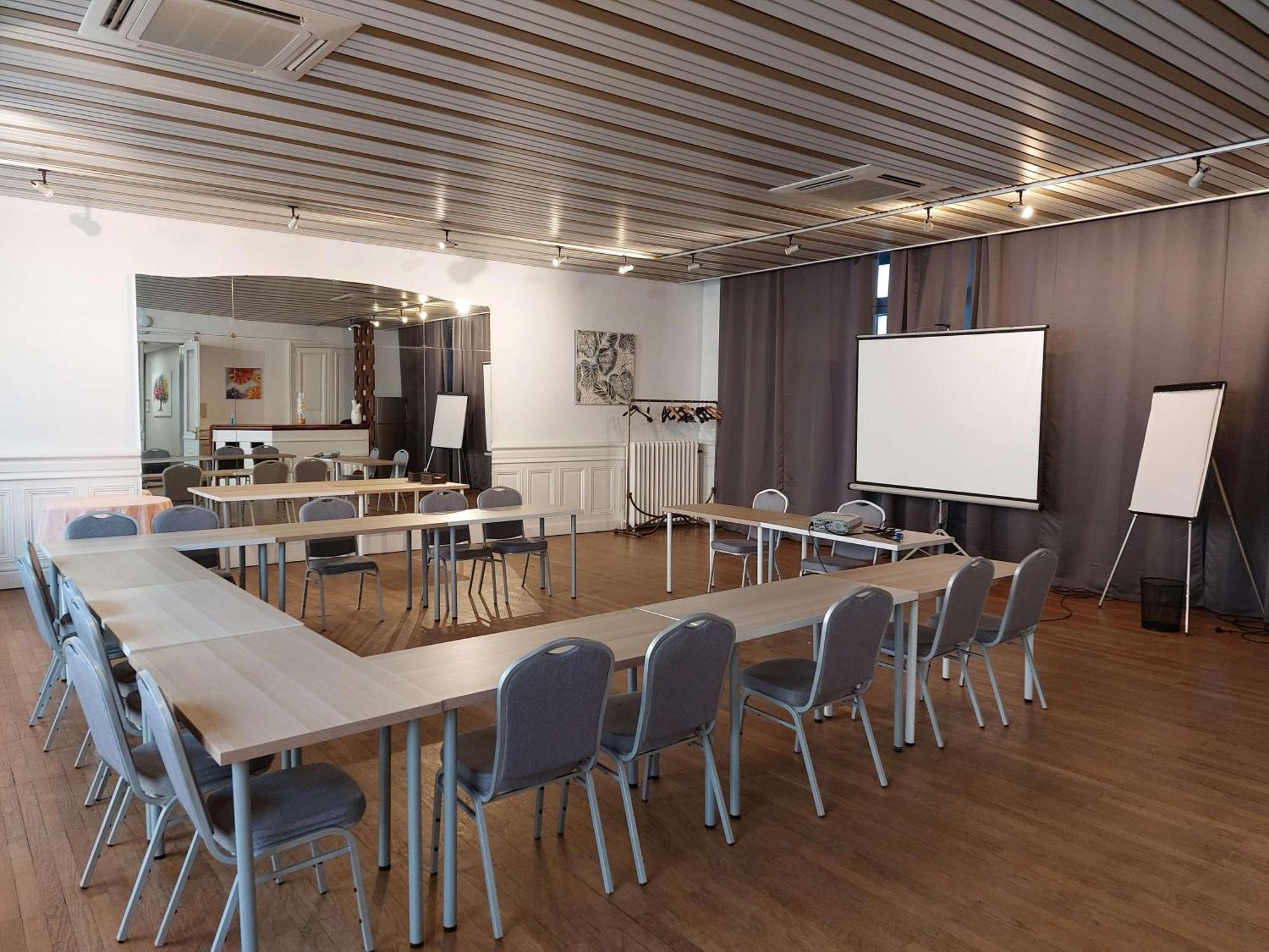 Brit Hotel Roanne - Le Grand Hotel Esterno foto