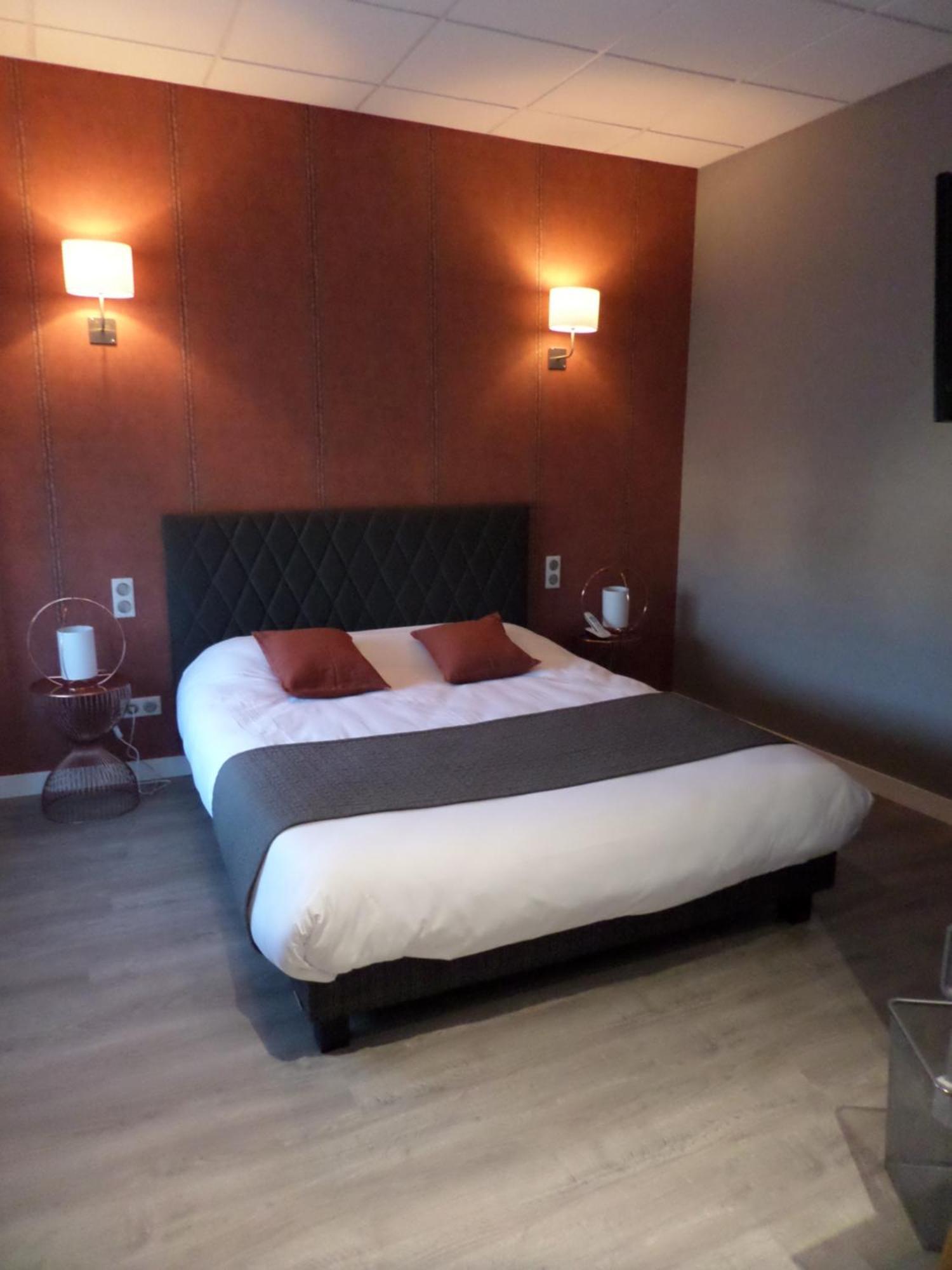 Brit Hotel Roanne - Le Grand Hotel Esterno foto