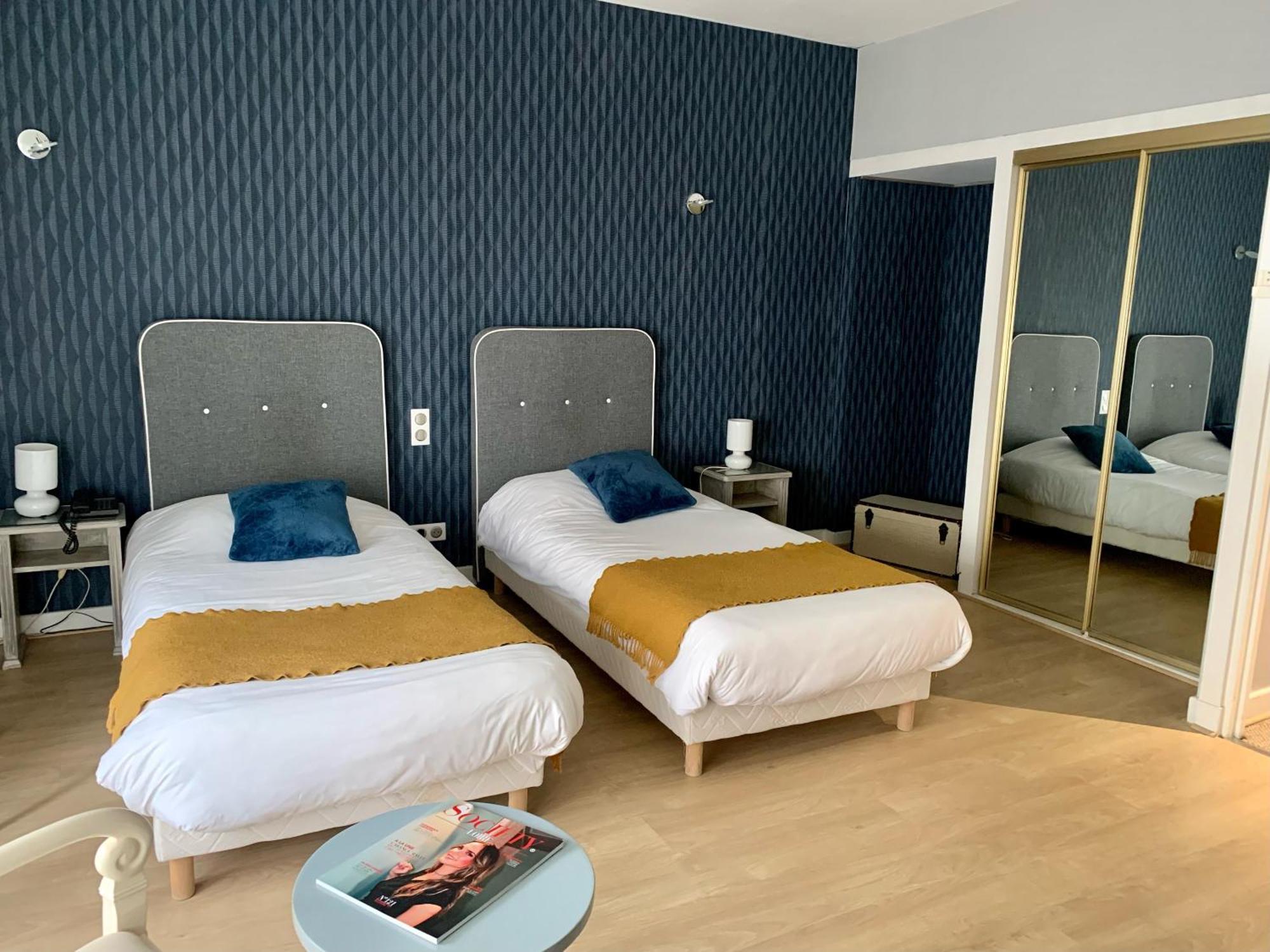 Brit Hotel Roanne - Le Grand Hotel Esterno foto
