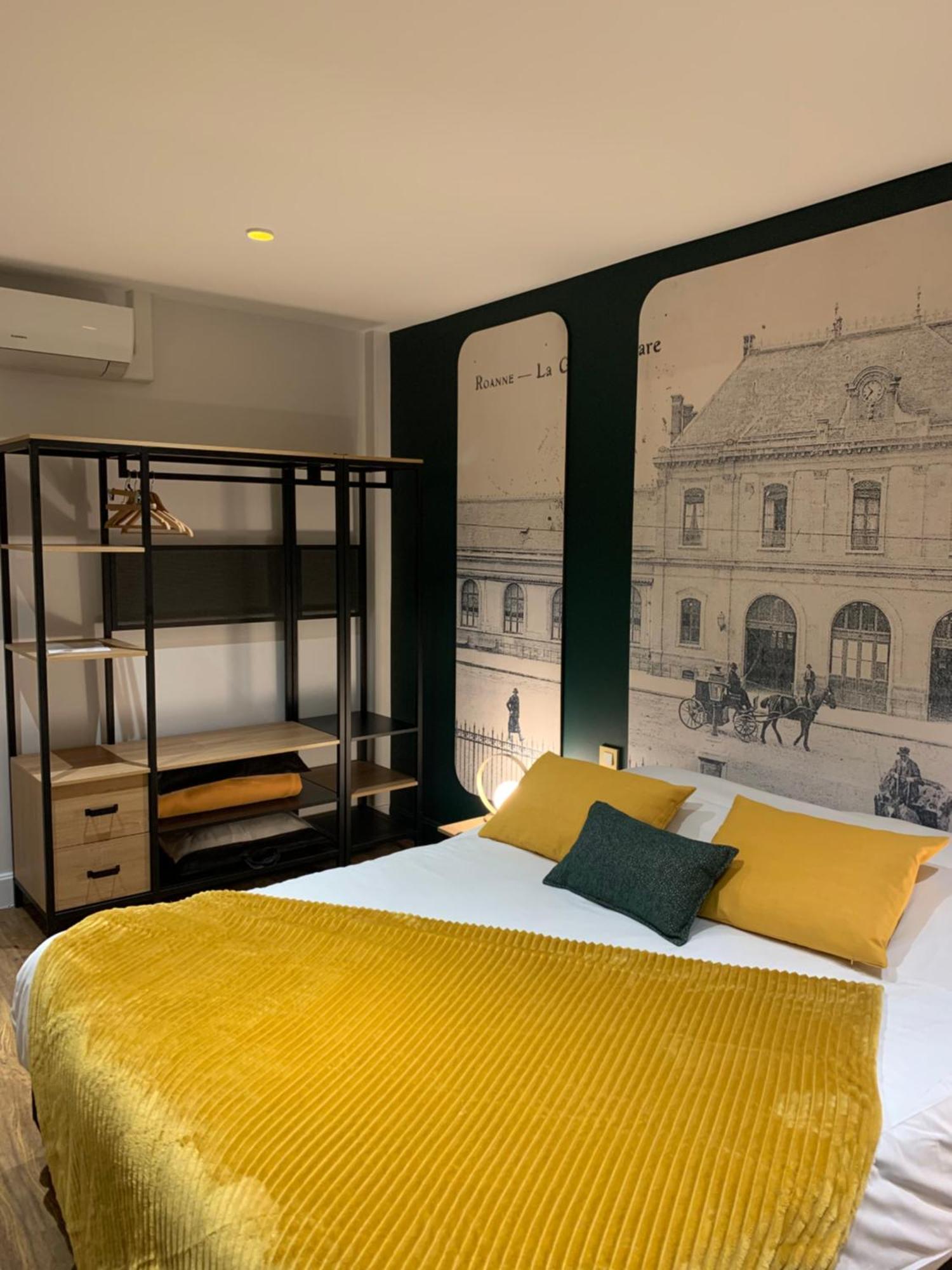 Brit Hotel Roanne - Le Grand Hotel Esterno foto