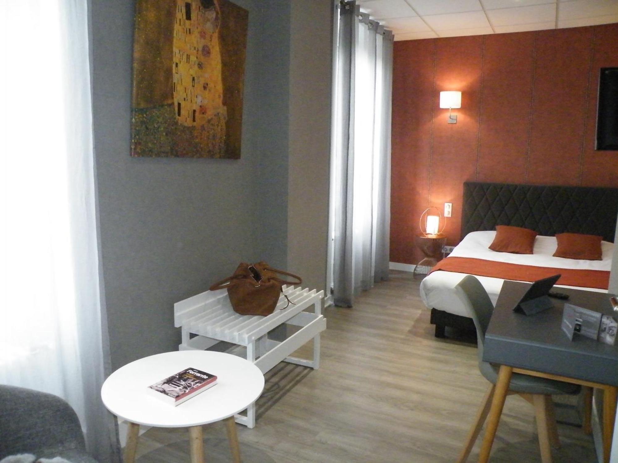 Brit Hotel Roanne - Le Grand Hotel Esterno foto