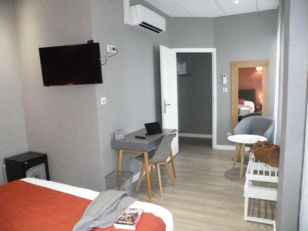 Brit Hotel Roanne - Le Grand Hotel Camera foto